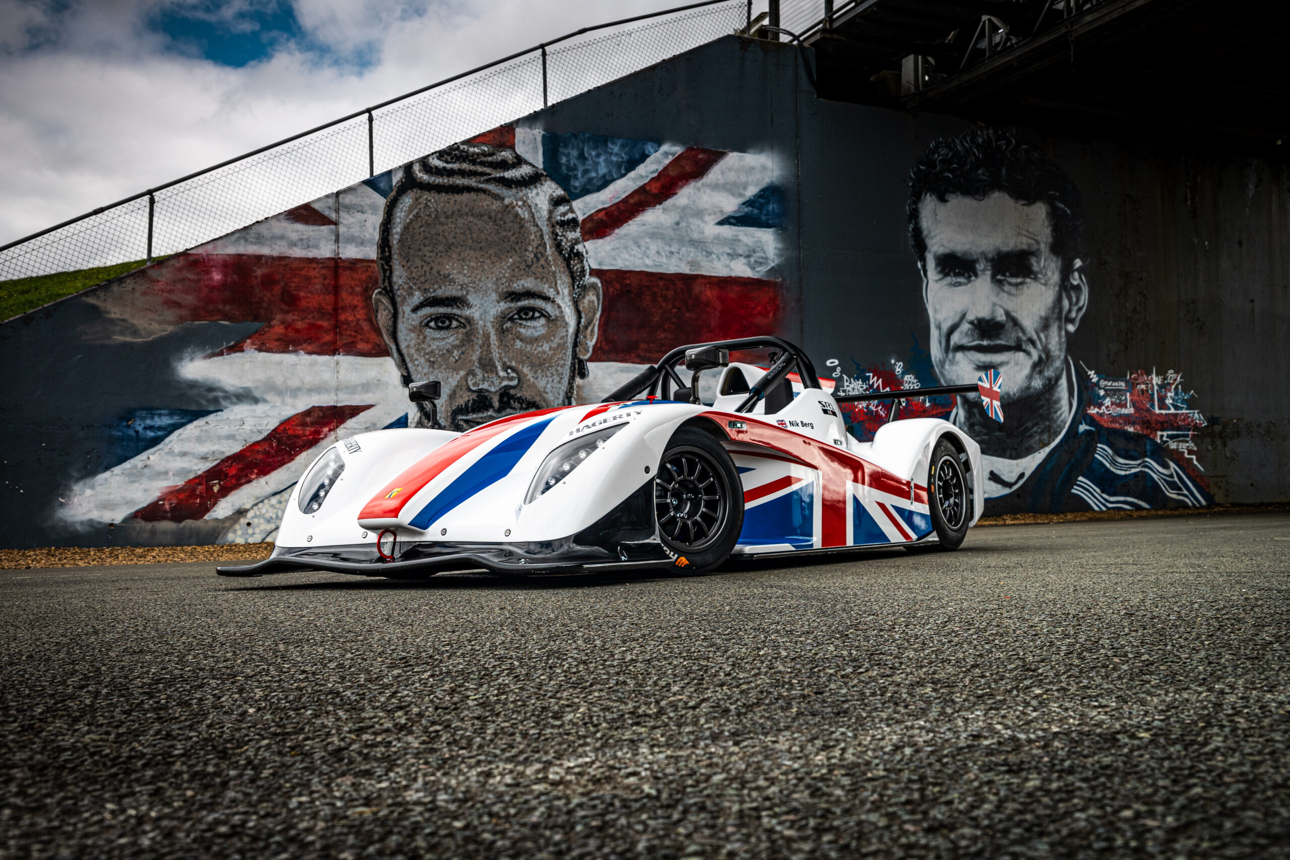 The Radical SR1 XXR takes focus, strategy, and neck strength