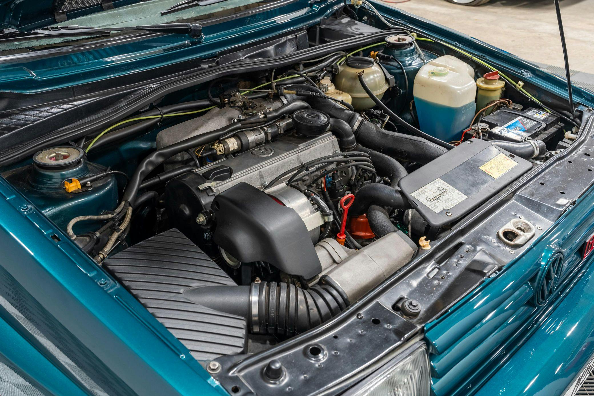 Volkswagen-G60-RallyeGolf engine bay
