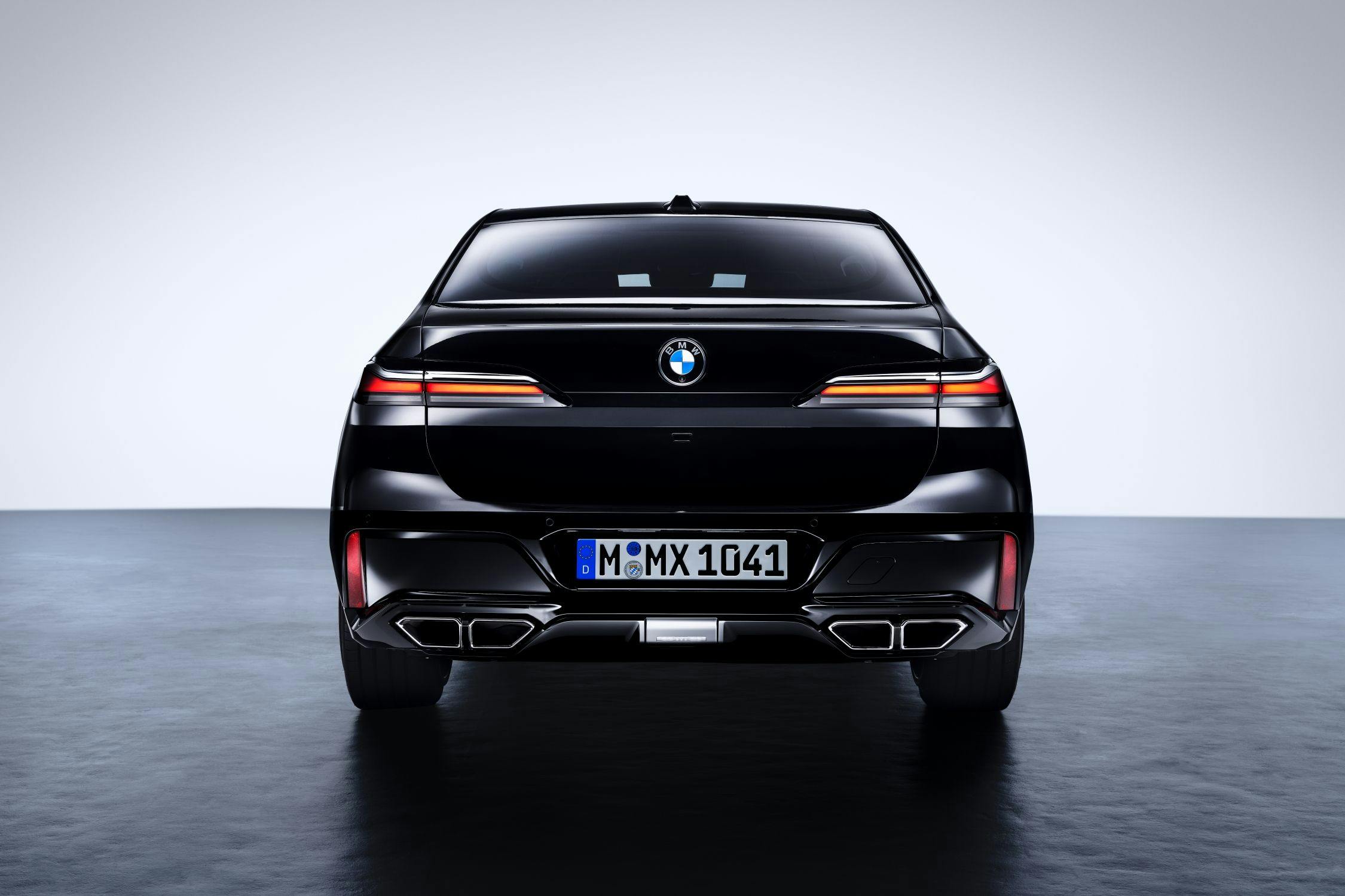 BMW i7 Protection rear studio