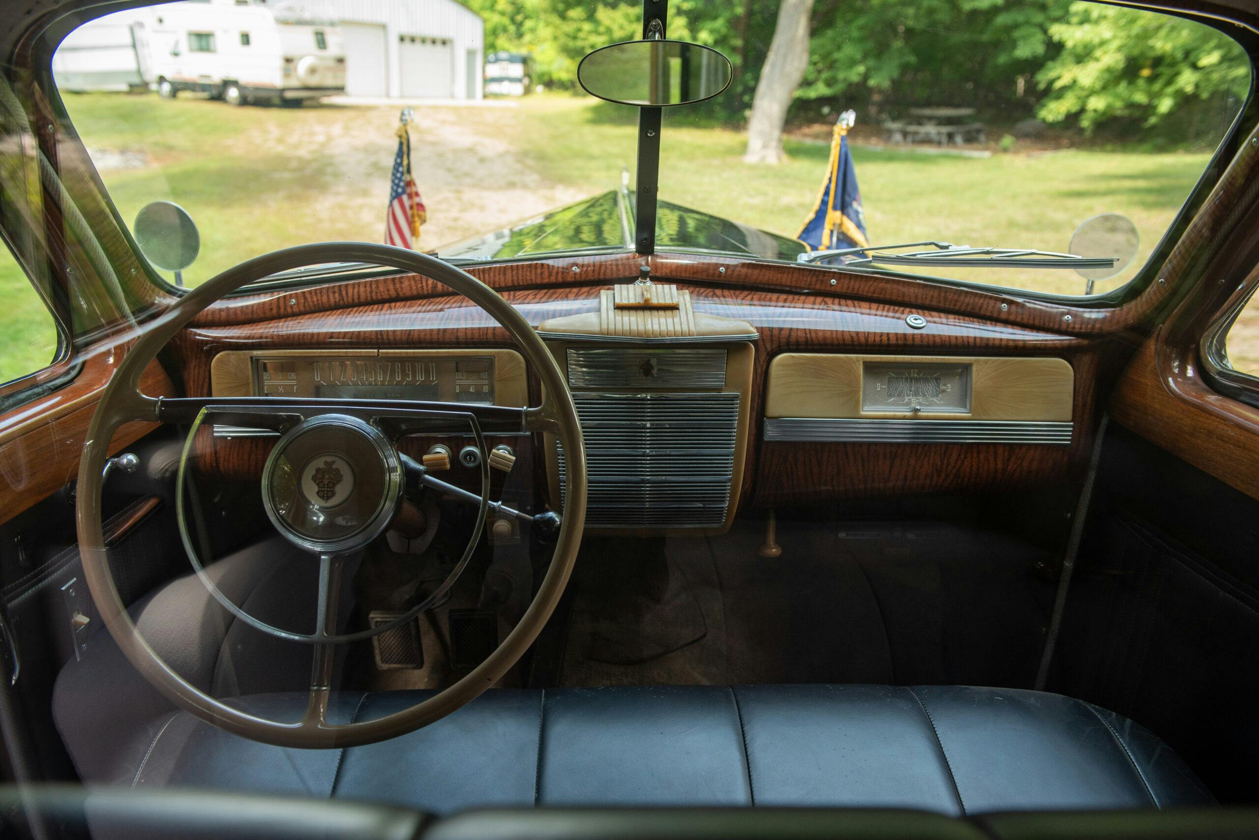 1941 Packard Super Eight One-Eighty Limo interior front