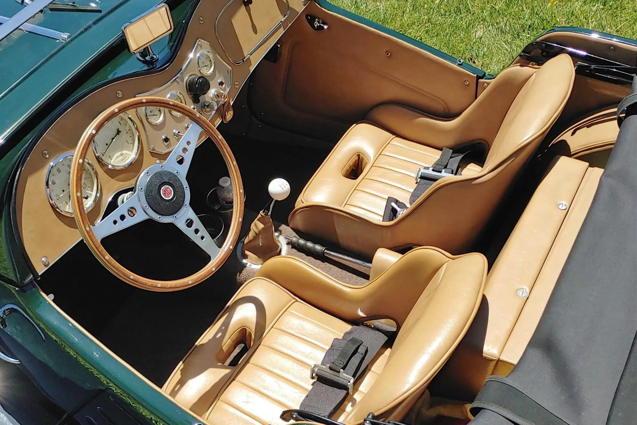 1952 MG TD interior
