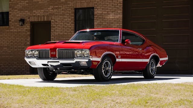 1970 Oldsmobile 442 W-30 red front