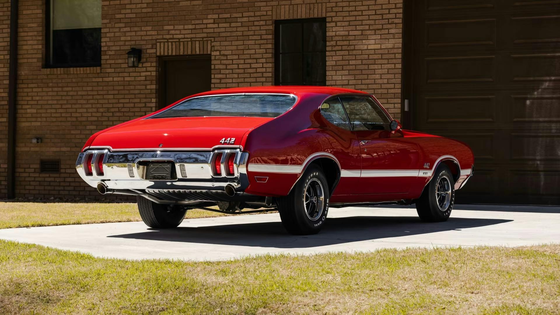 1970 Oldsmobile 442 W-30 red rear