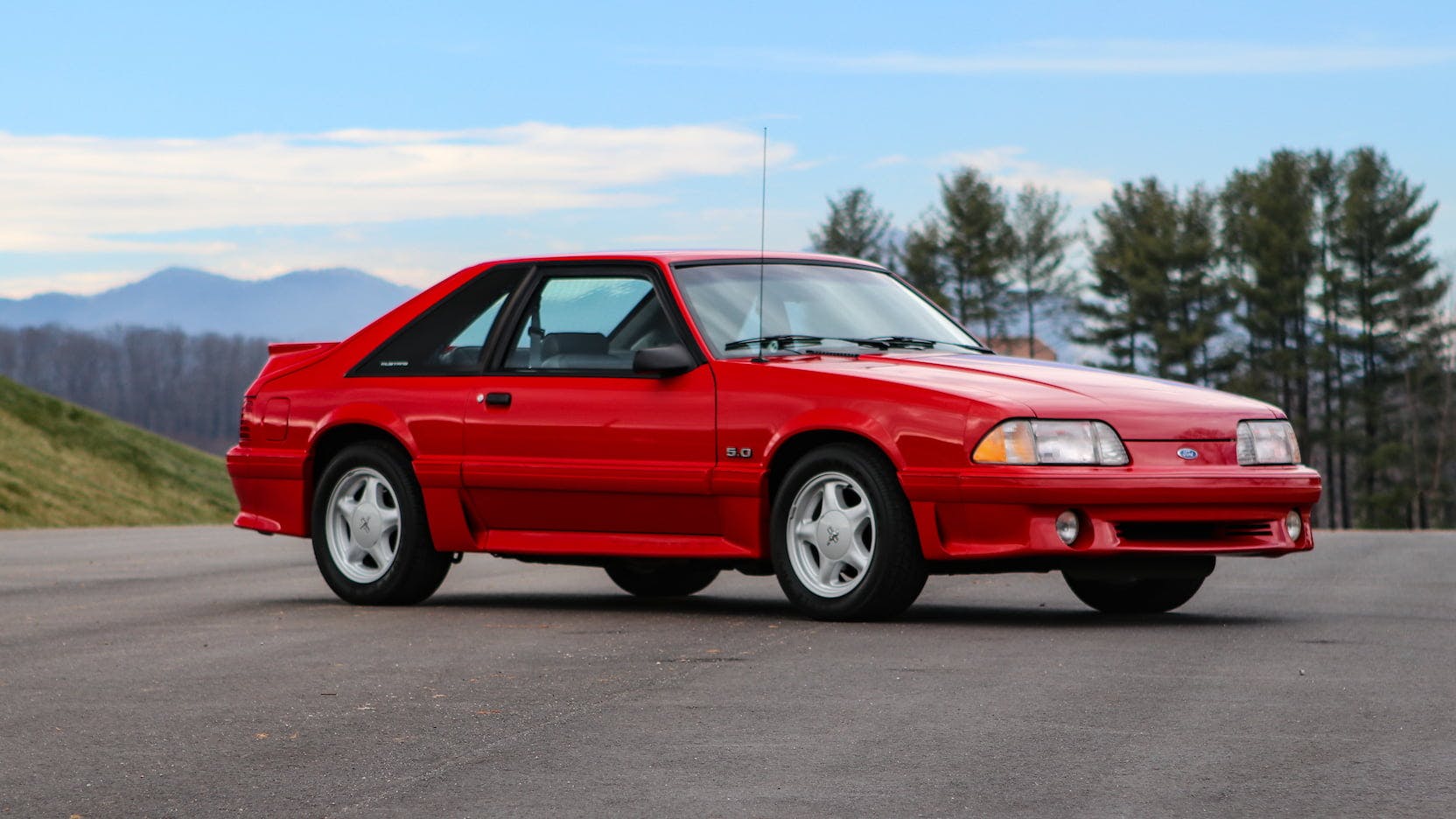 1993-Ford-Mustang-GT front three quarter