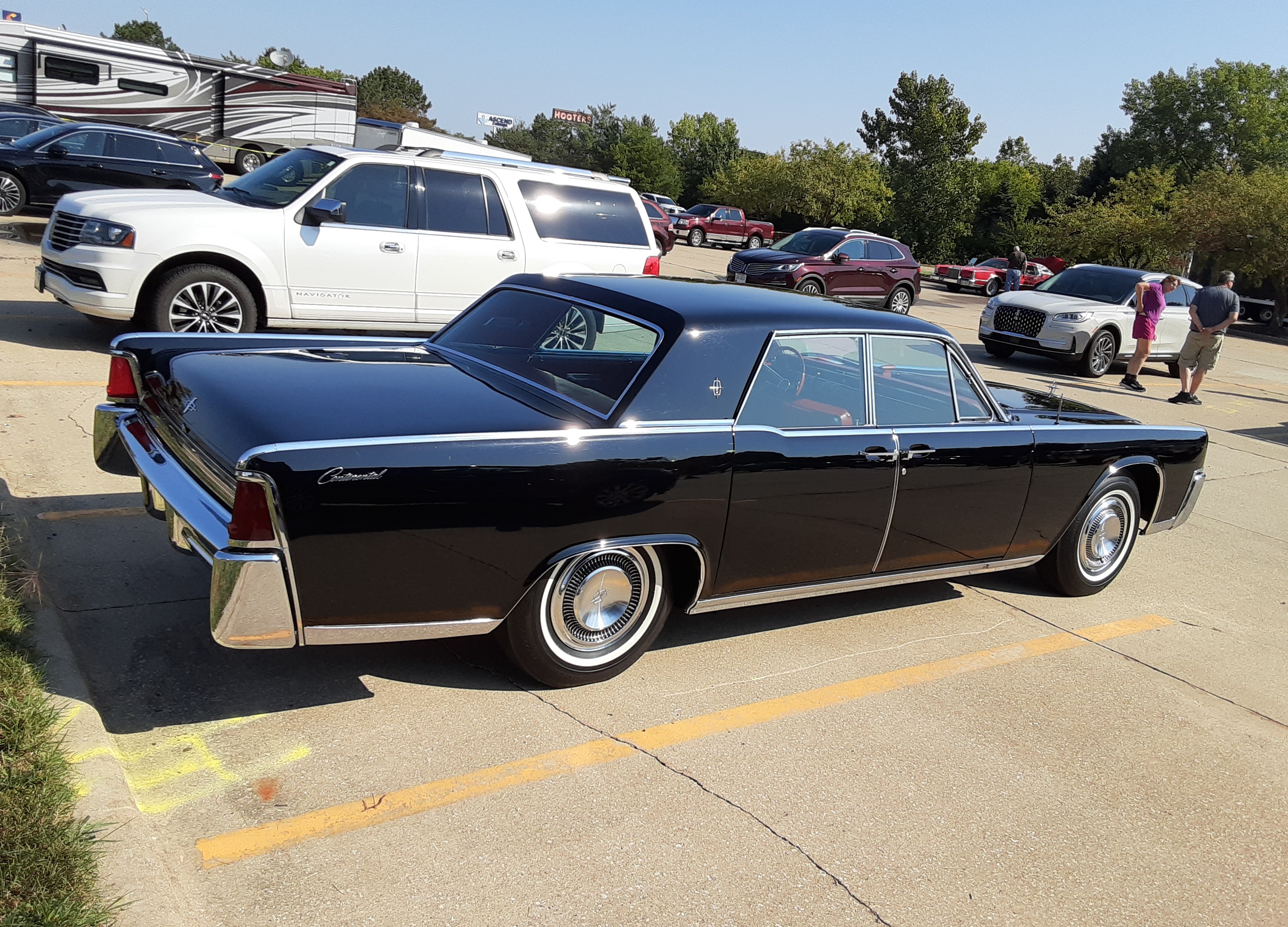 1964 Lincoln Continental: Classic Elegance, Classic Colors