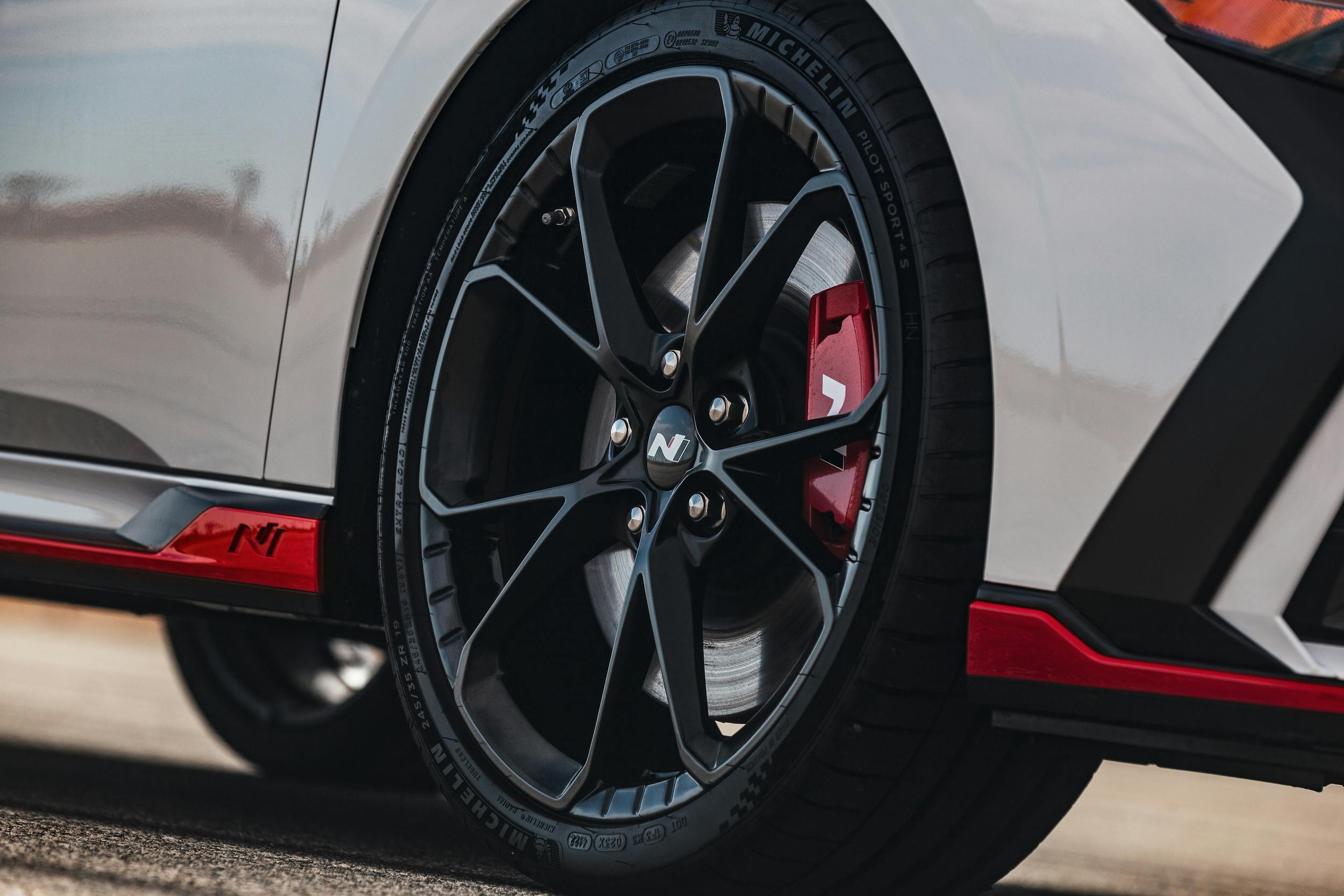 2024 Hyundai Elantra N wheel brake tire trim