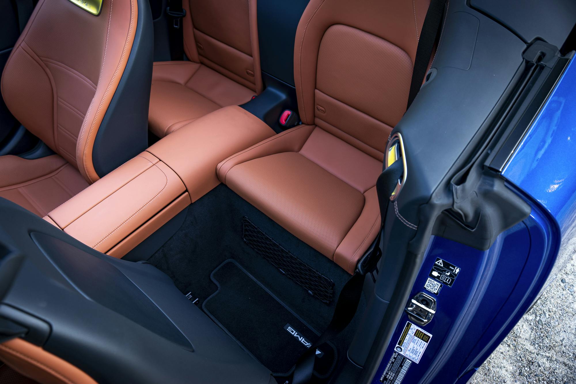 2024 mercedes-amg sl 43 interior rear seat room