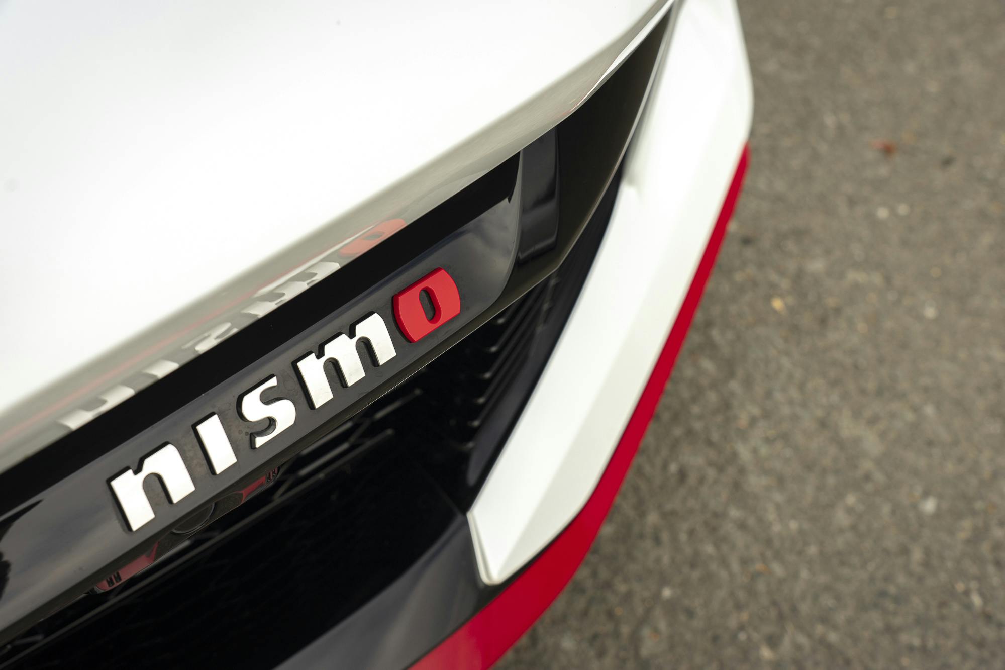2024 nissan z nismo white front badge