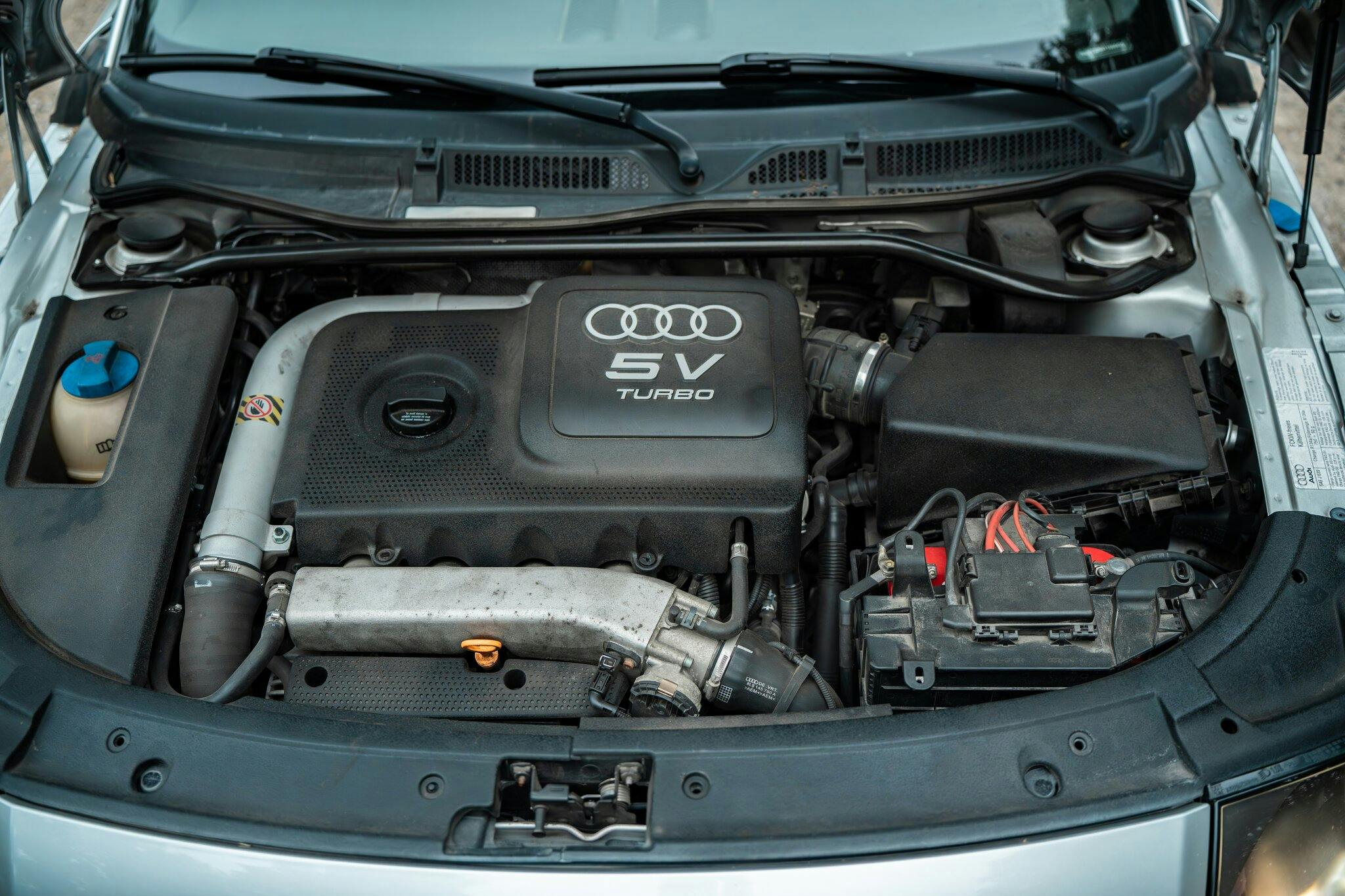 Audi TT MK1 Roadster engine bay