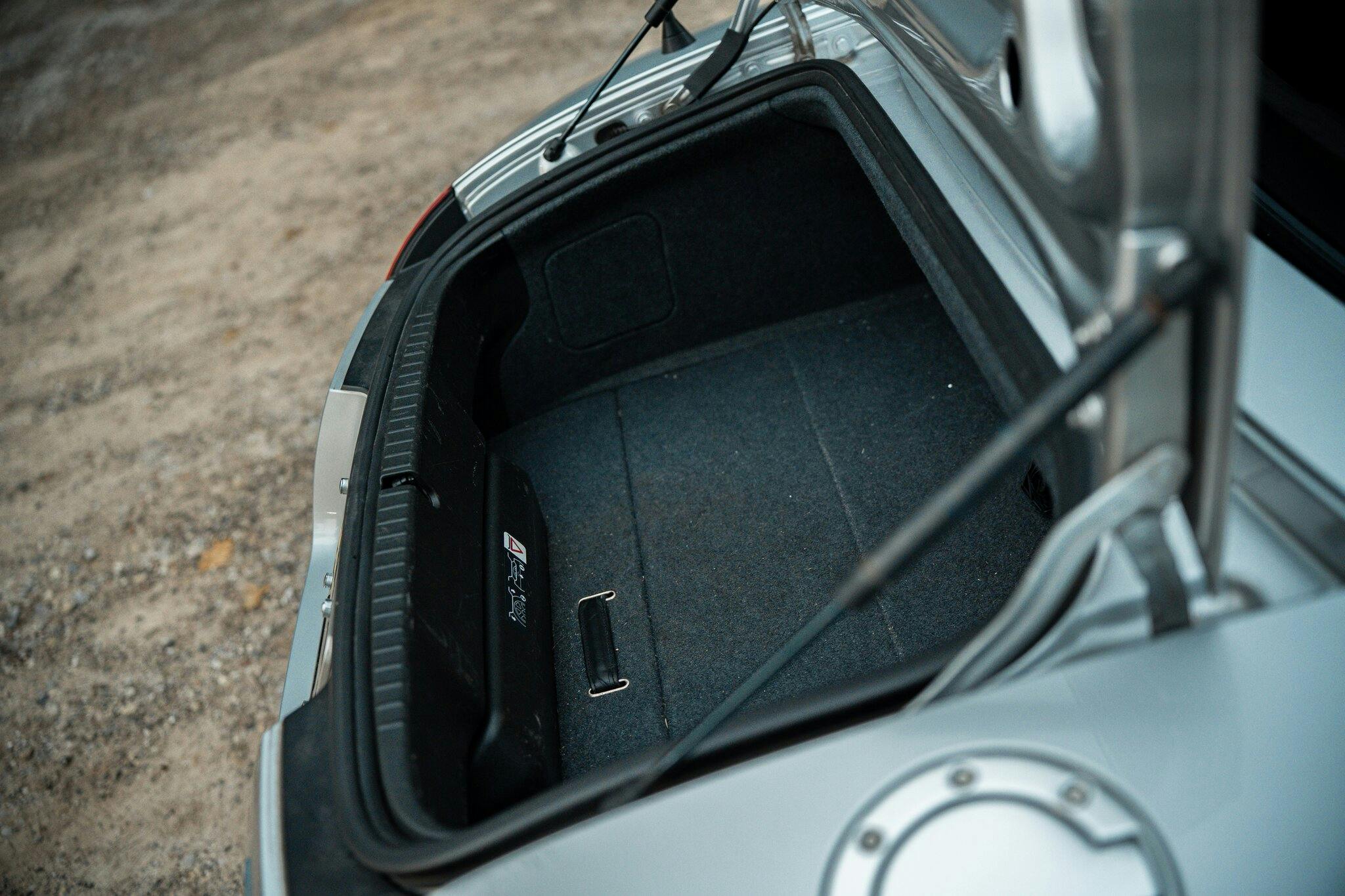 Audi TT MK1 Roadster top housing trunk