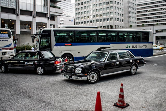 Toyota Century side