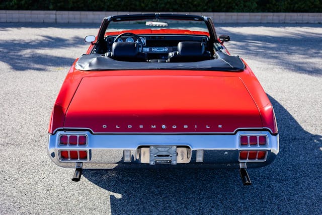 1972-Oldsmobile-Cutlass-Supreme rear