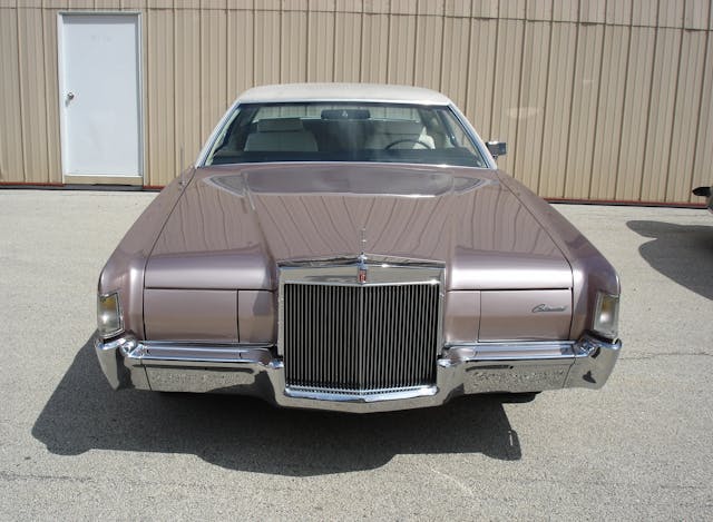 1972 Continental Mark IV front