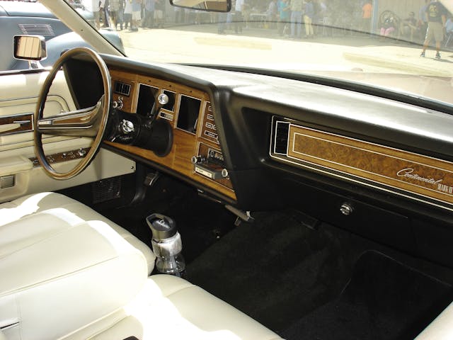 1972 Continental Mark IV interior front dash