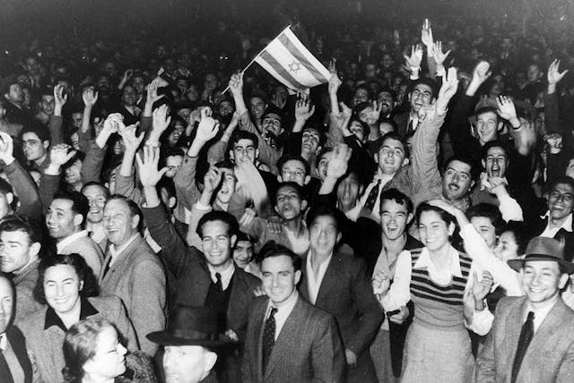 Tel Aviv shows residents celebrating independence declaration