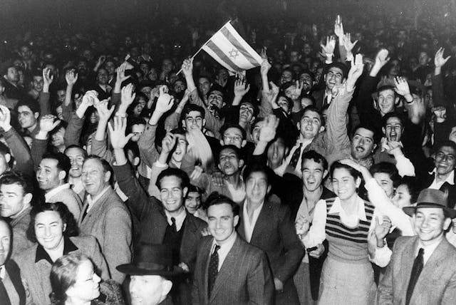 Tel Aviv shows residents celebrating independence declaration