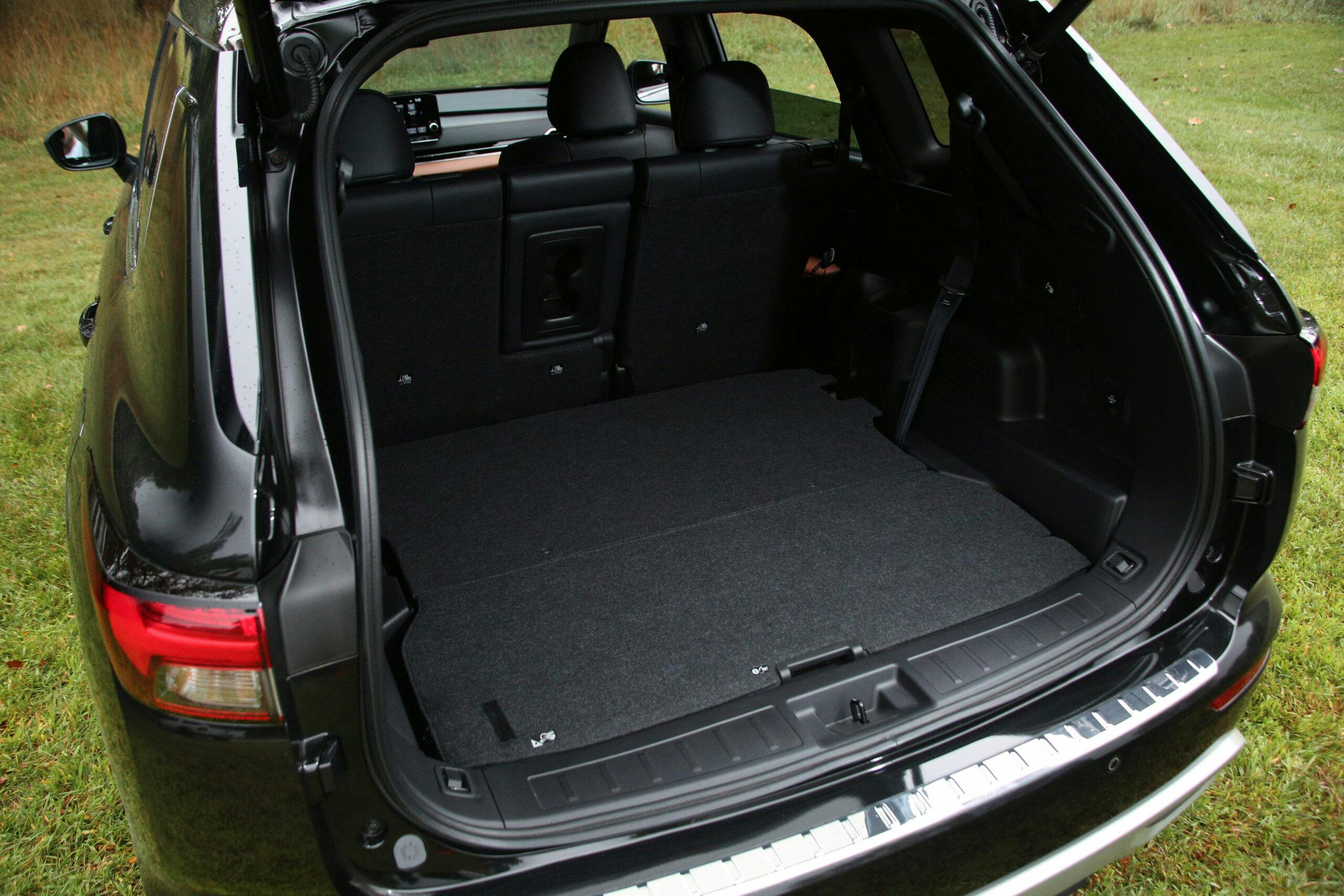 2023 Outlander PHEV rear trunk