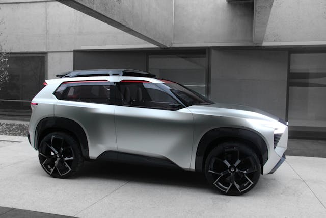 Nissan Xmotion concept SUV