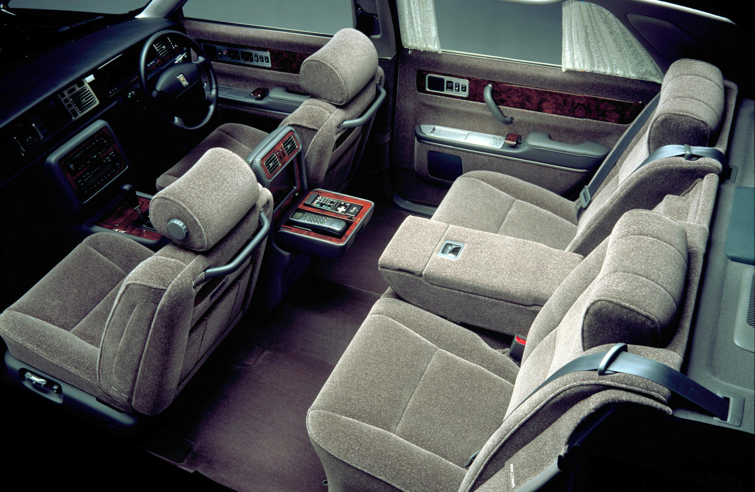 Toyota Century interior