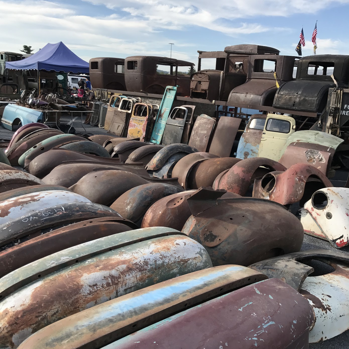 9 tips to make the most of a swap meet - Hagerty Media
