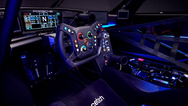 Porsche 911 GT3 R rennsport interior