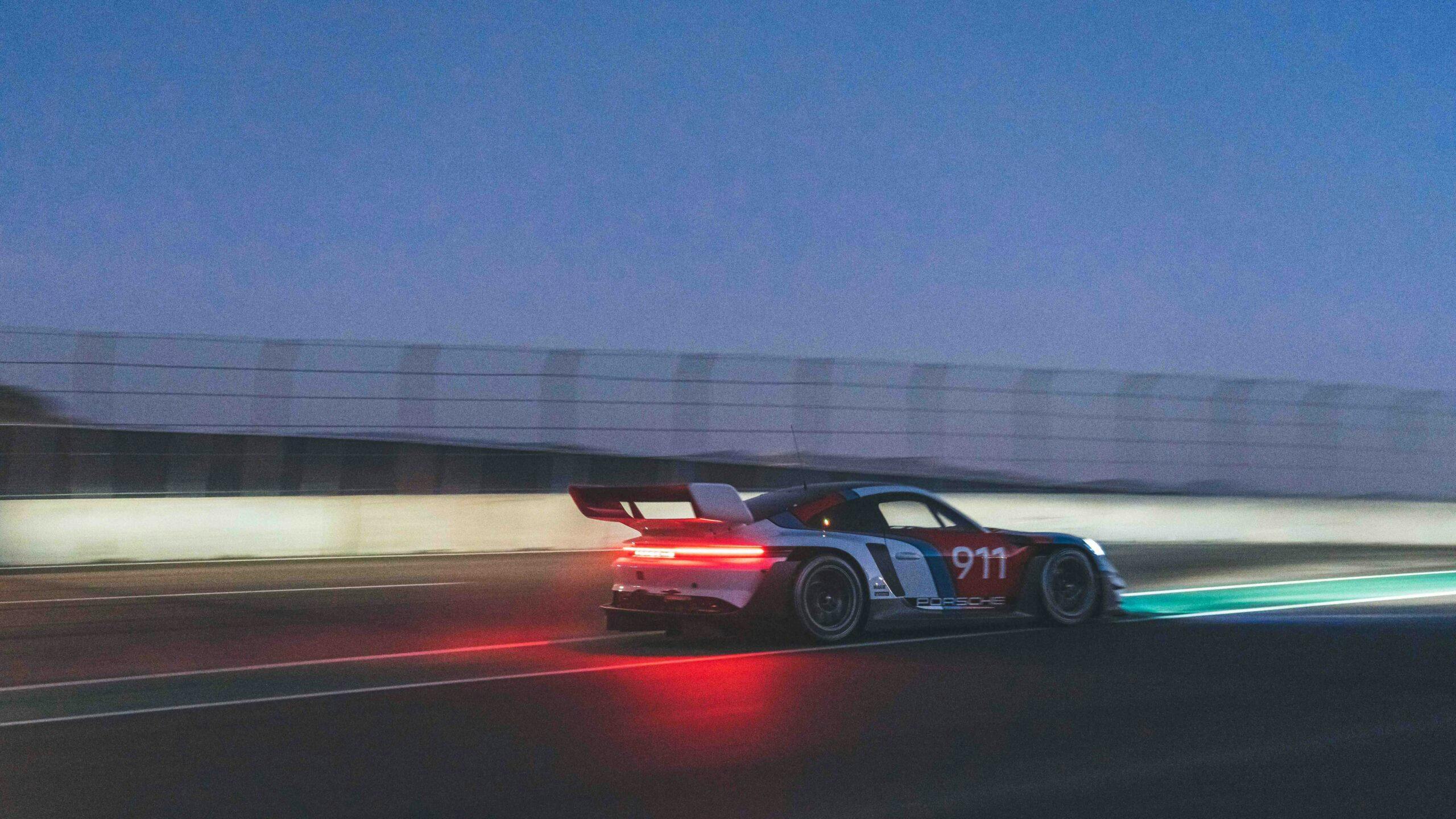 Porsche 911 GT3 R rennsport action 3