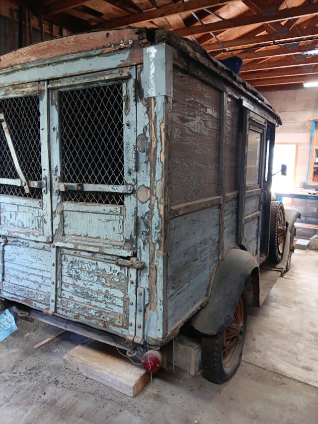 model a mail truck 2