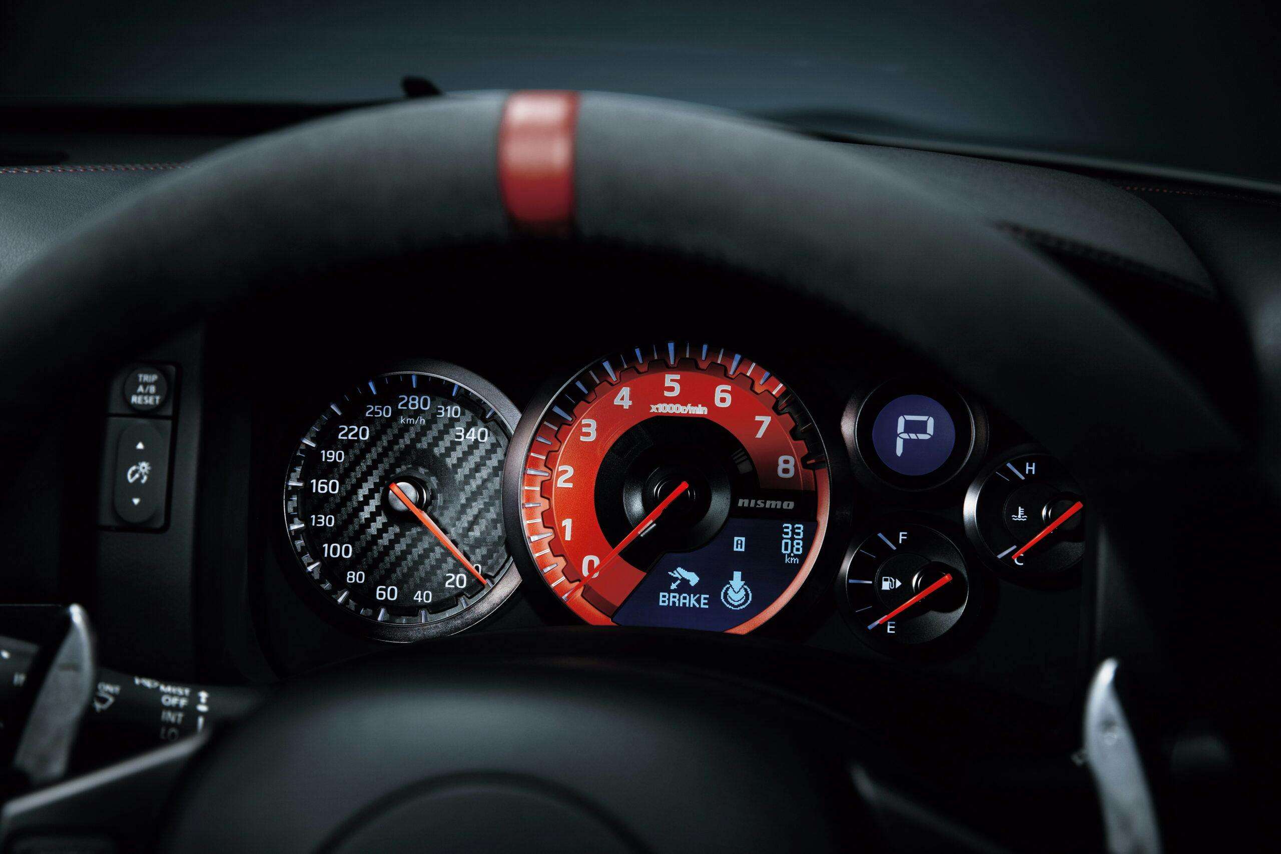 2015 Nissan GT-R NISMO speedometer driver dash display