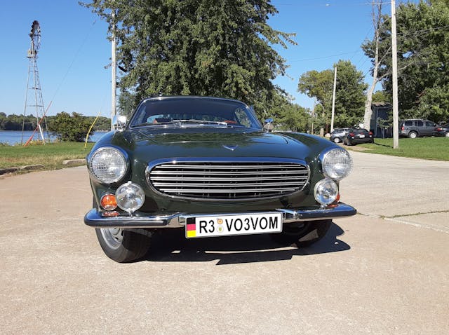 1967 Volvo 1800S green front