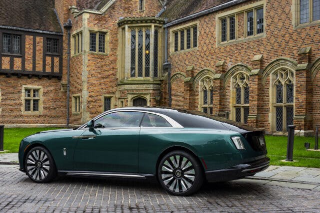 2024-Rolls-Royce-Spectre green profile brick 2