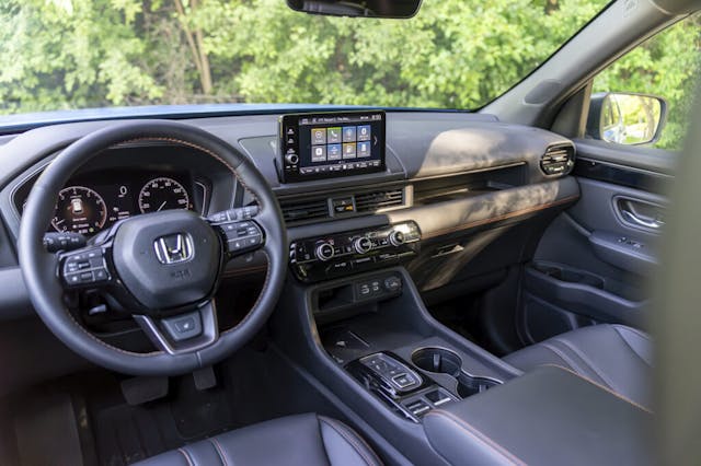 2024-honda-pilot-trailsport interior front