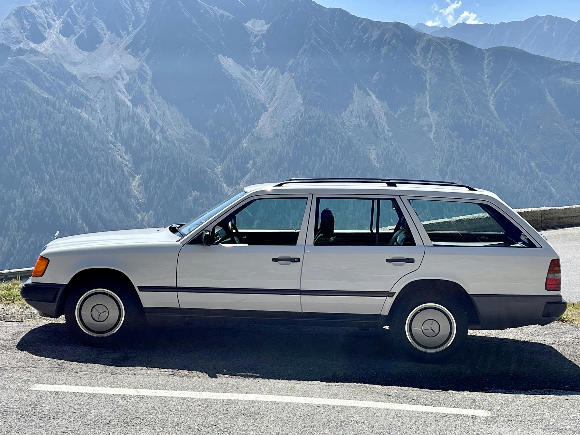 Mercedes-Benz W124: The Engineer's E-Class takes on the Alps - Hagerty  Media
