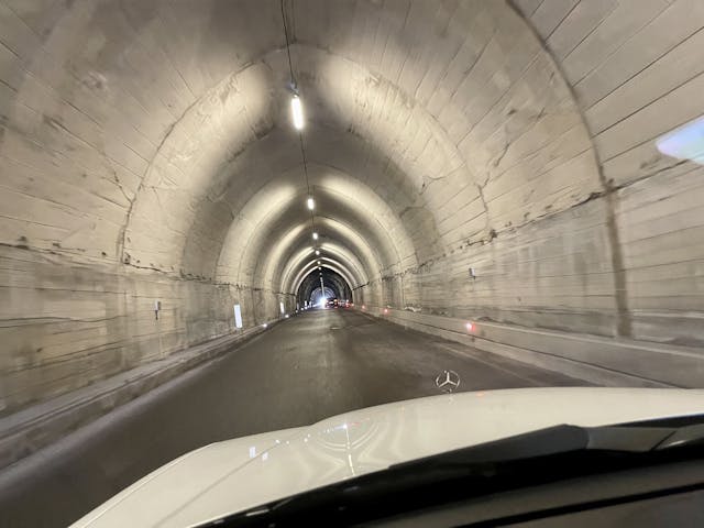 MB W124 Wagon tunnel