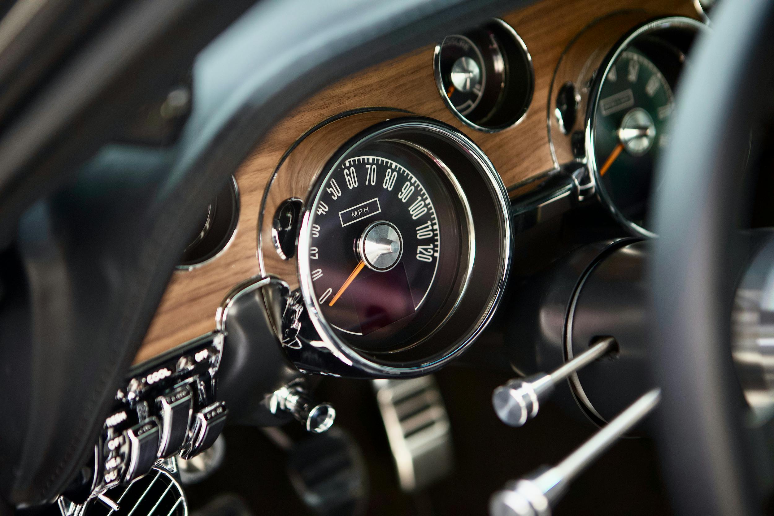 Revology 1968 Mustang GT Cobra Jet interior dash gauges