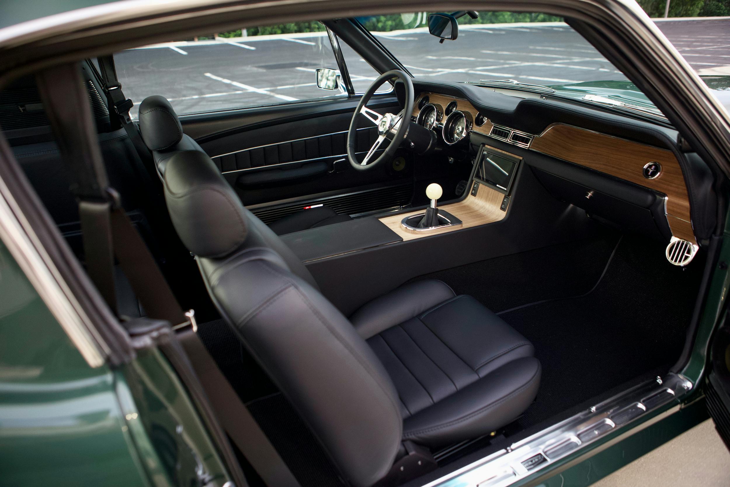 Revology 1968 Mustang GT Cobra Jet interior