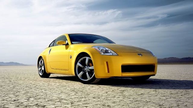 2005-Nissan-350Z front three quarter