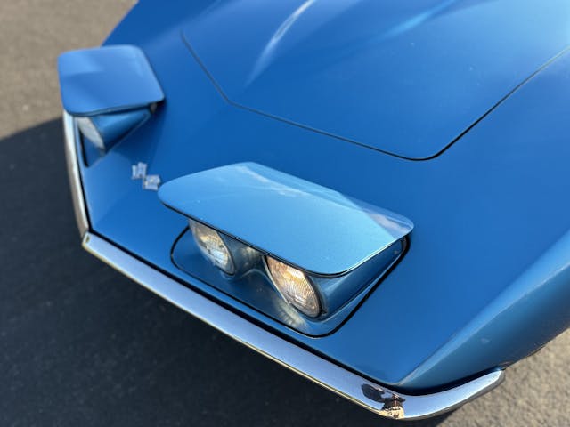 1968 Corvette C2 Stingray front lights up