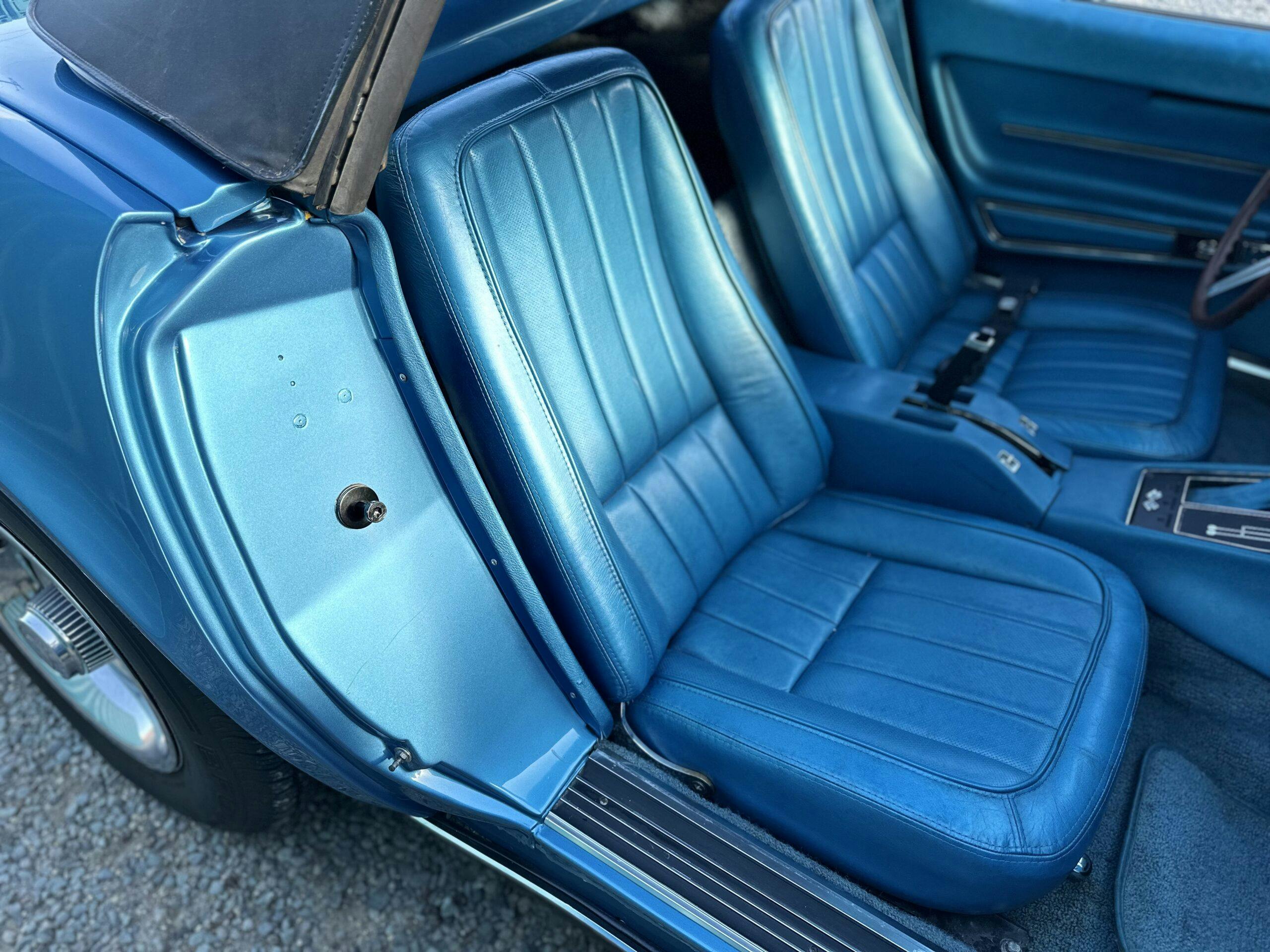 1968 Corvette C2 Stingray interior seats