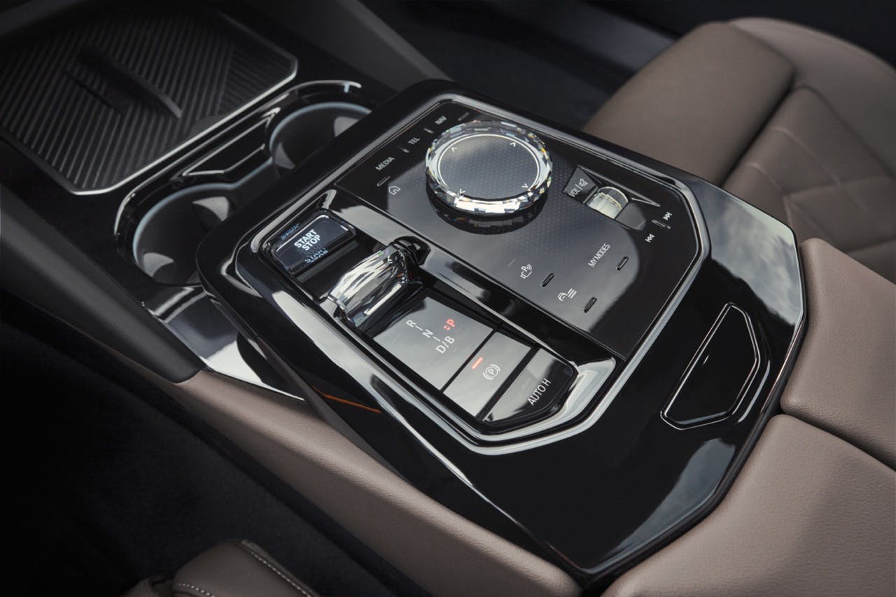 2024 BMW i5 interior center console