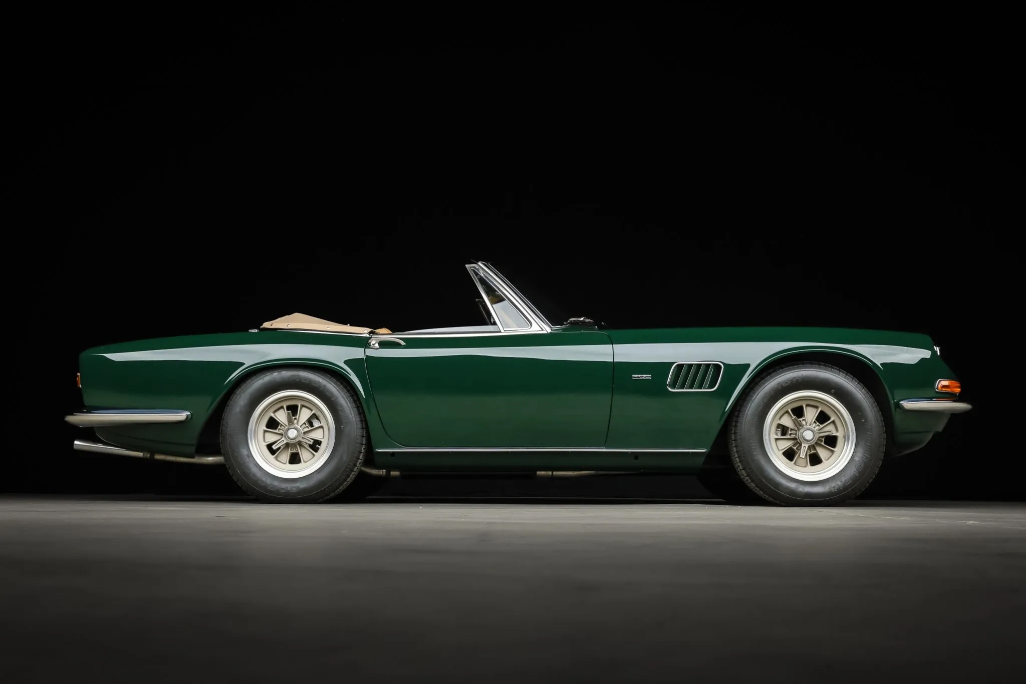 This AC 428 is like a half-price Cobra in an Italian suit