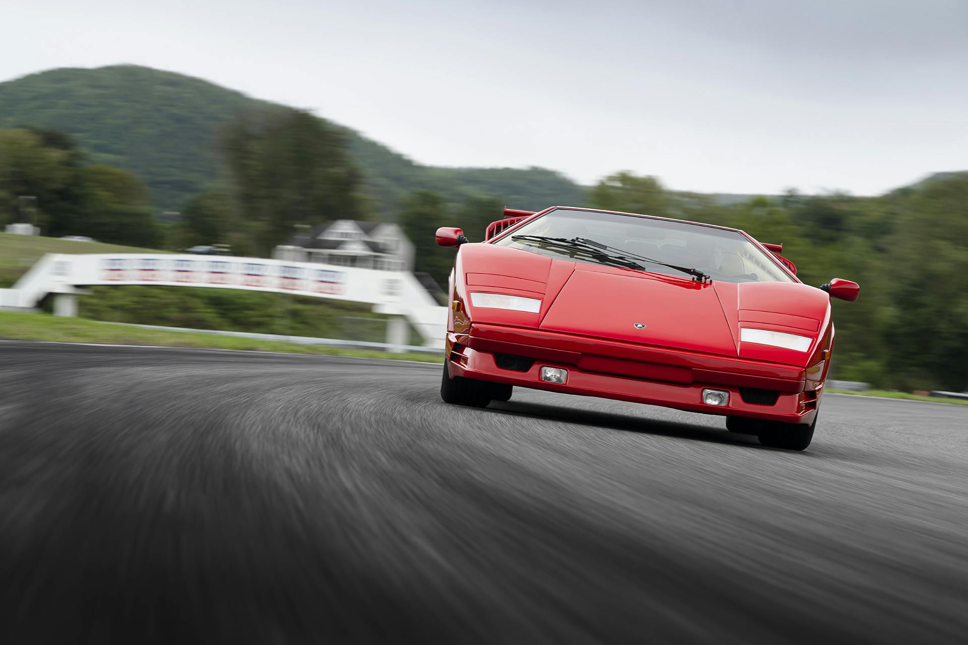 Lamborghini Countach 25th Anniversary Edition front track action