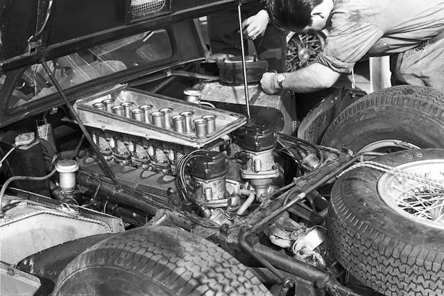 Ferrari 250 GTO Ferrari V12 engine tuneup