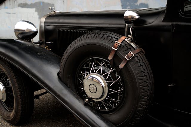 1931 Chrysler Imperial spare tire