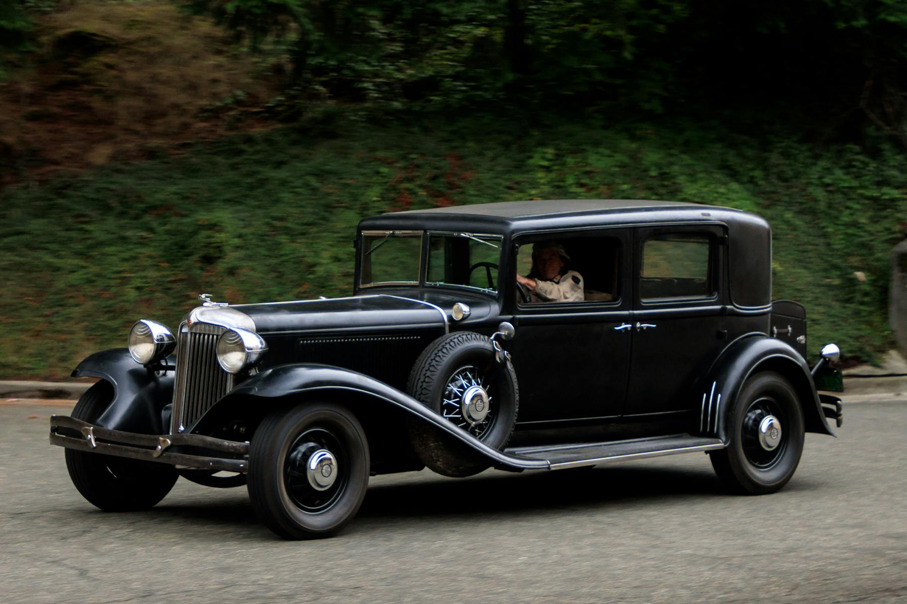 1931 Chrysler Imperial front three quarter