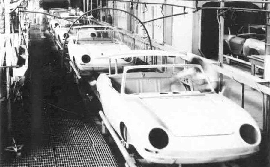 Bertone Factory body line black white