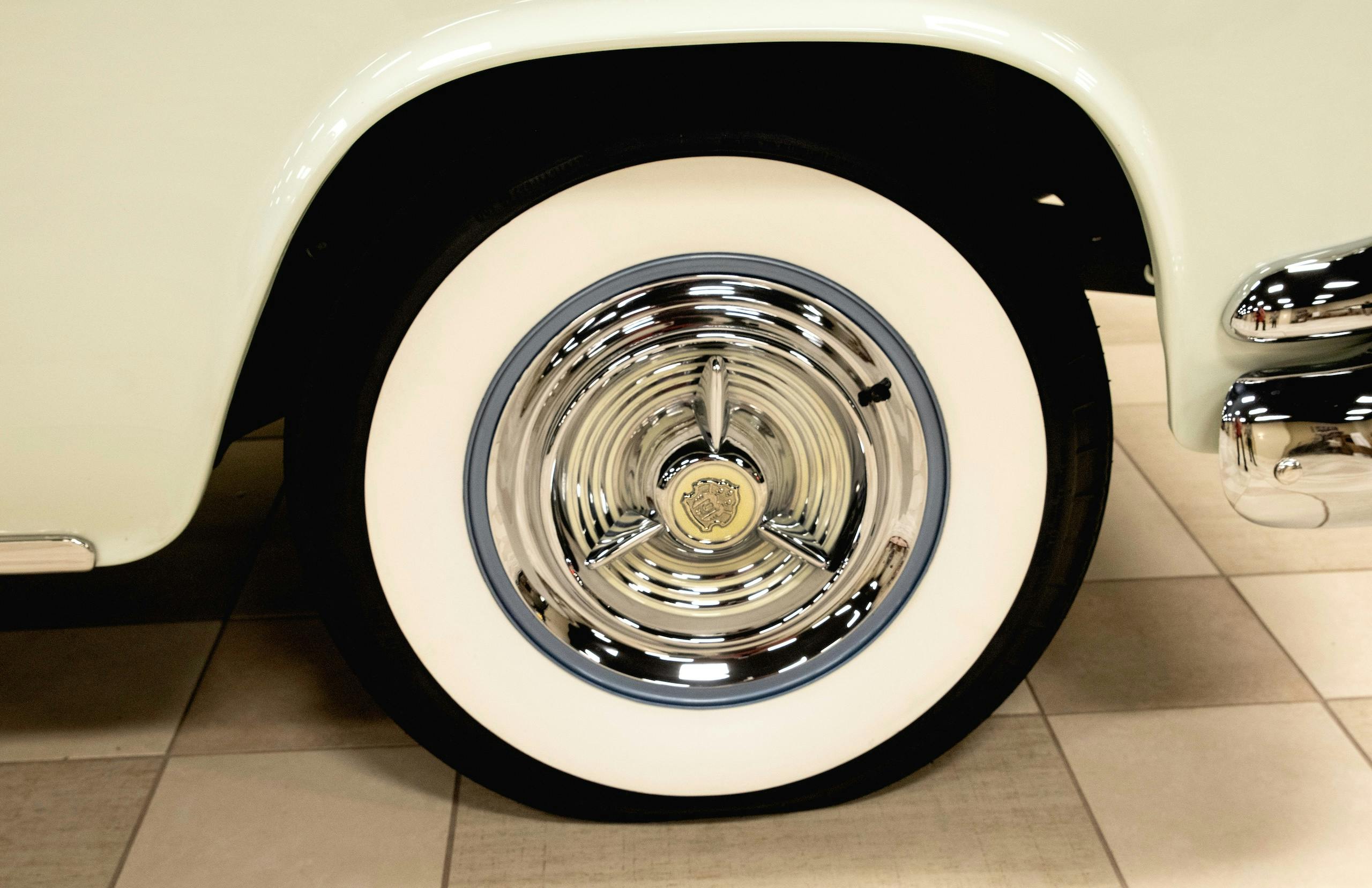 Oldmobile Fiesta Convertible wheels
