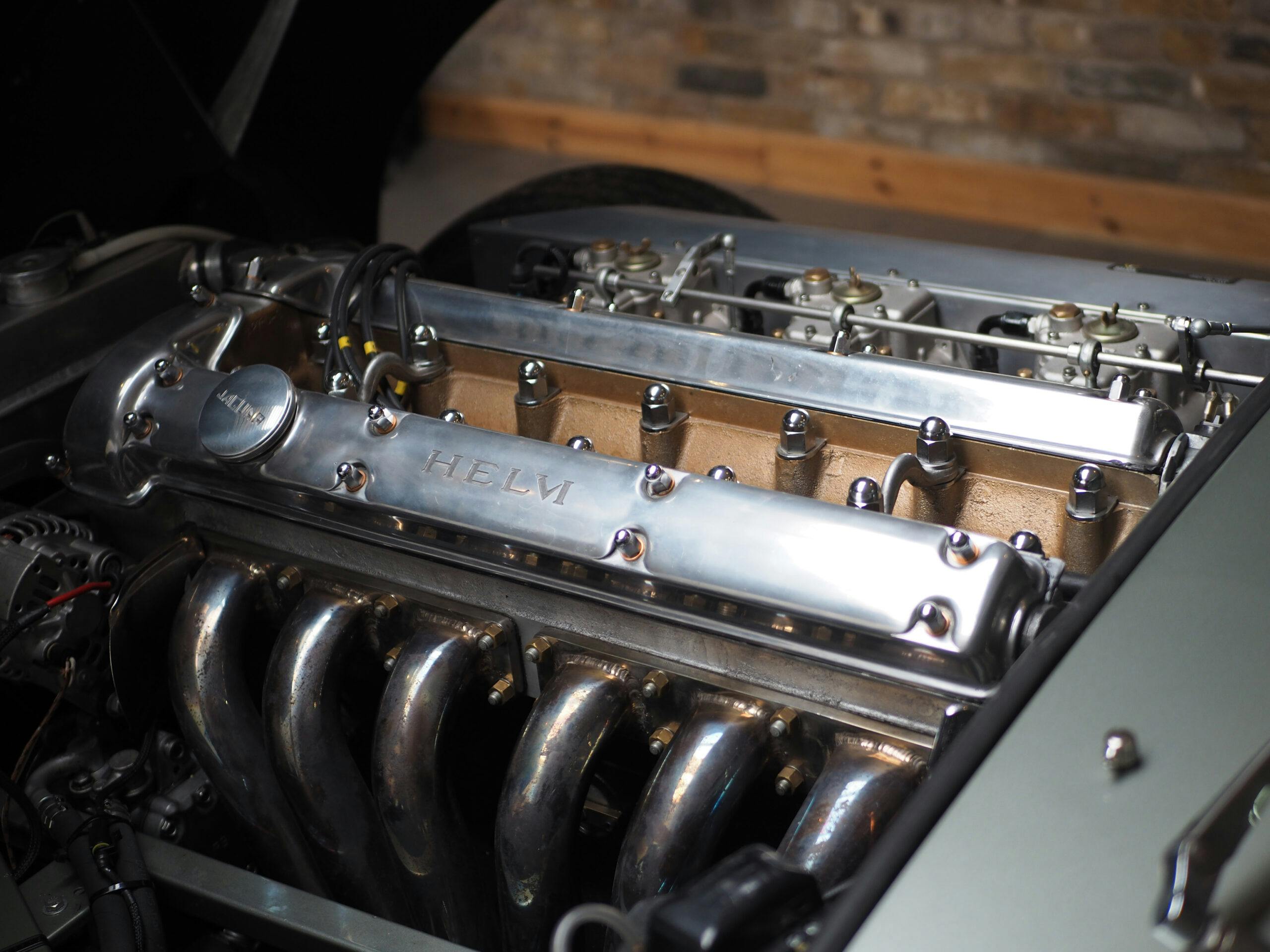 Helm Jaguar E-Type engine 3