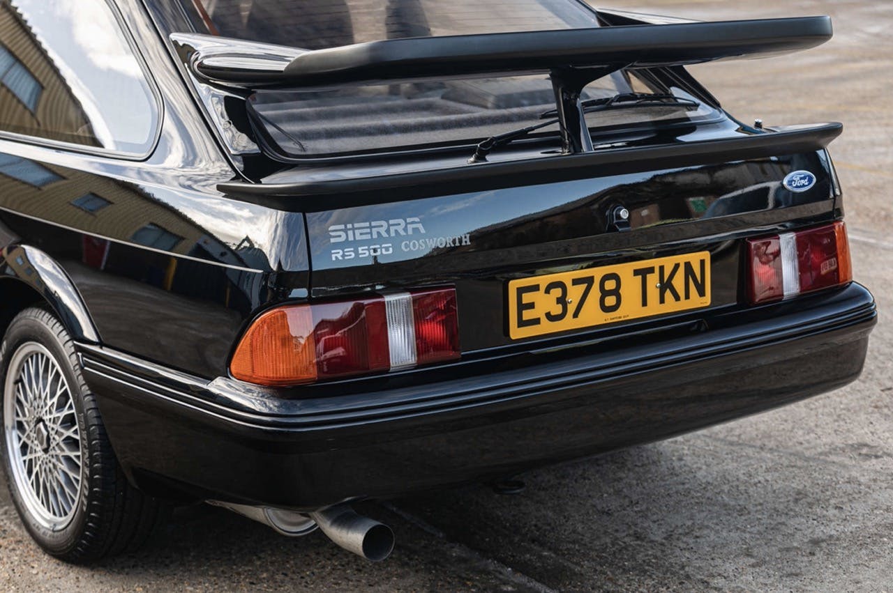 Double rear spoiler of the RS500