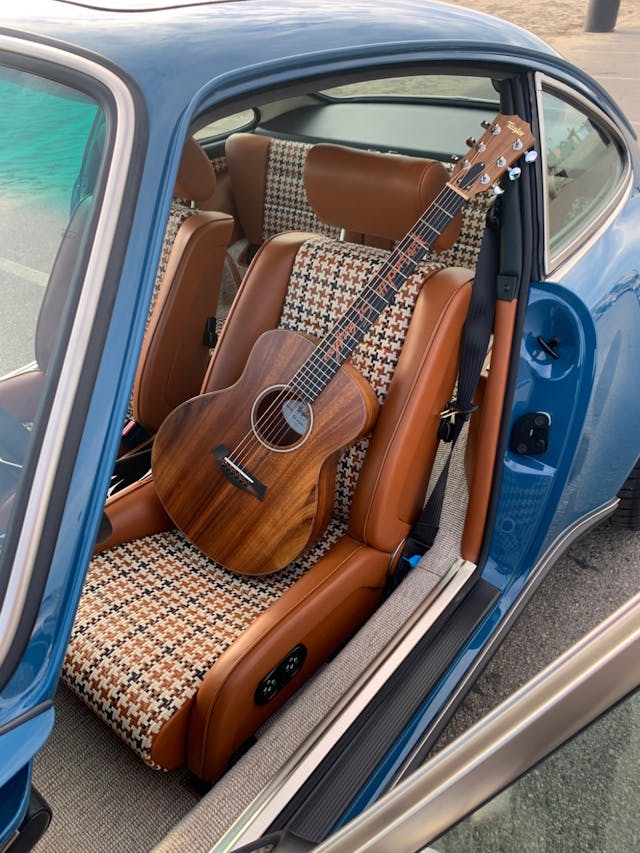 Singer Guitar in seat