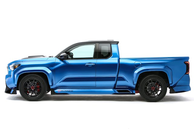 Toyota Tacoma X-Runner Concept exterior side profile
